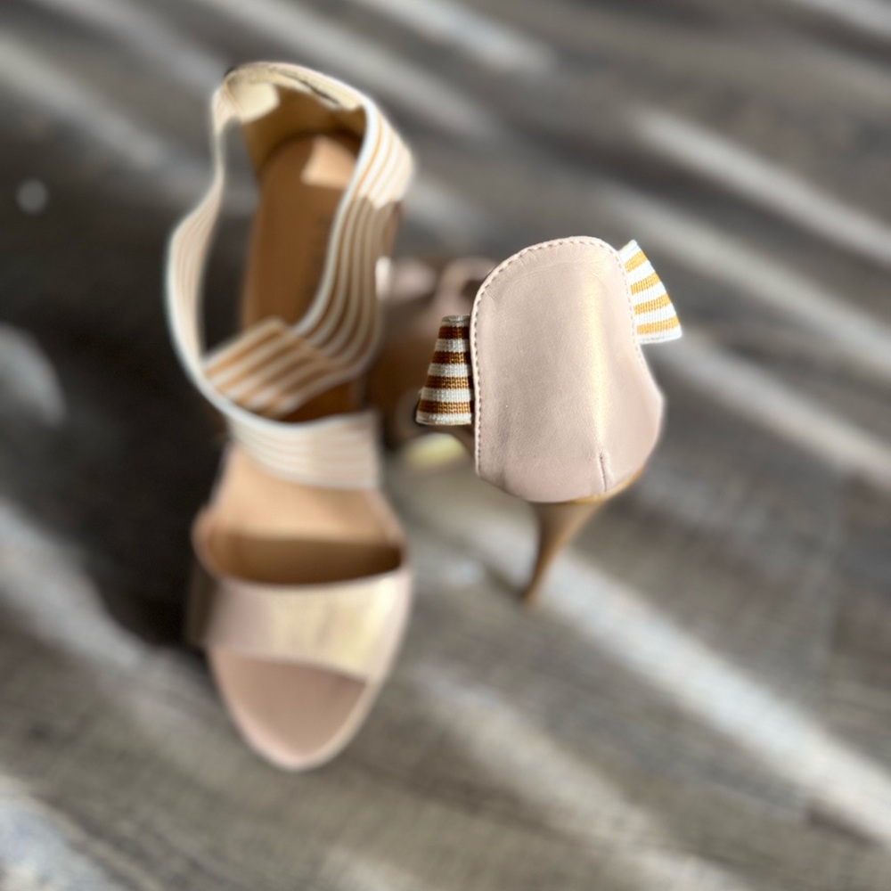 Shoe Dazzle - Cream Strappy Heels with Chunky Heel-  Brand New